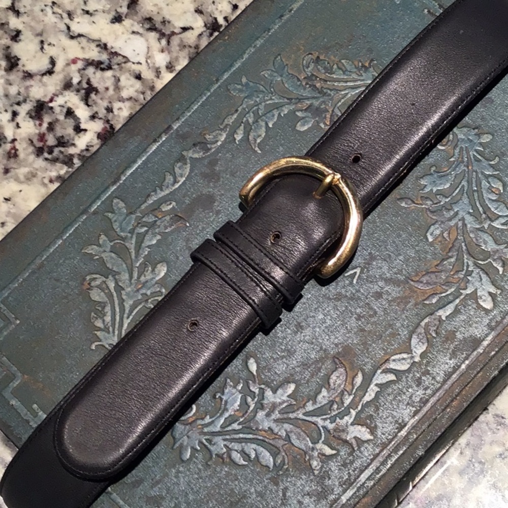 Coach Belt VIntage cowhide leather 1.5” Navy - Med